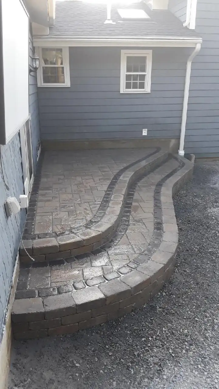 Curved paver landing and steps